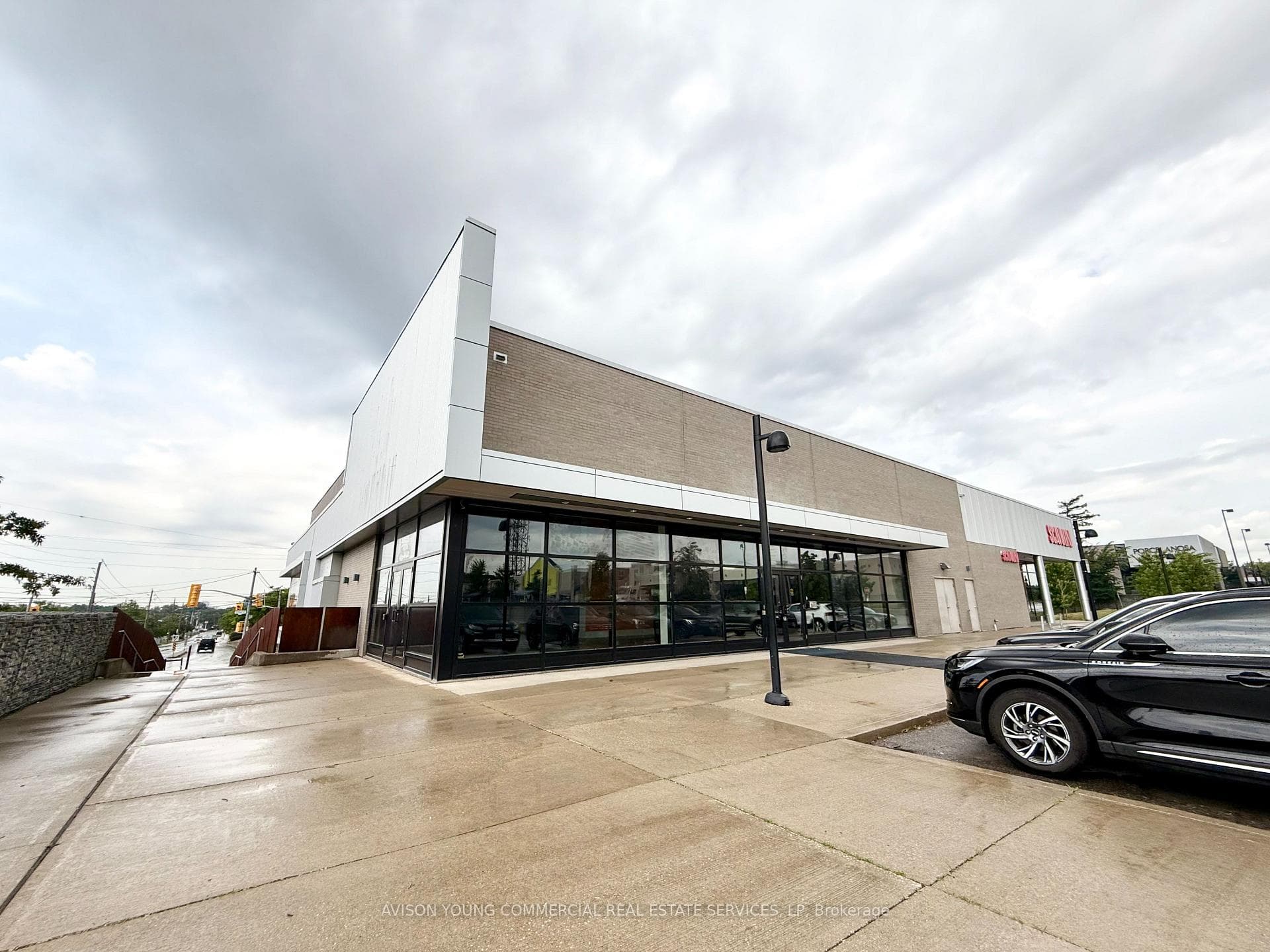 1296 Castlefield Avenue 1, Toronto, ON M6B 4B3