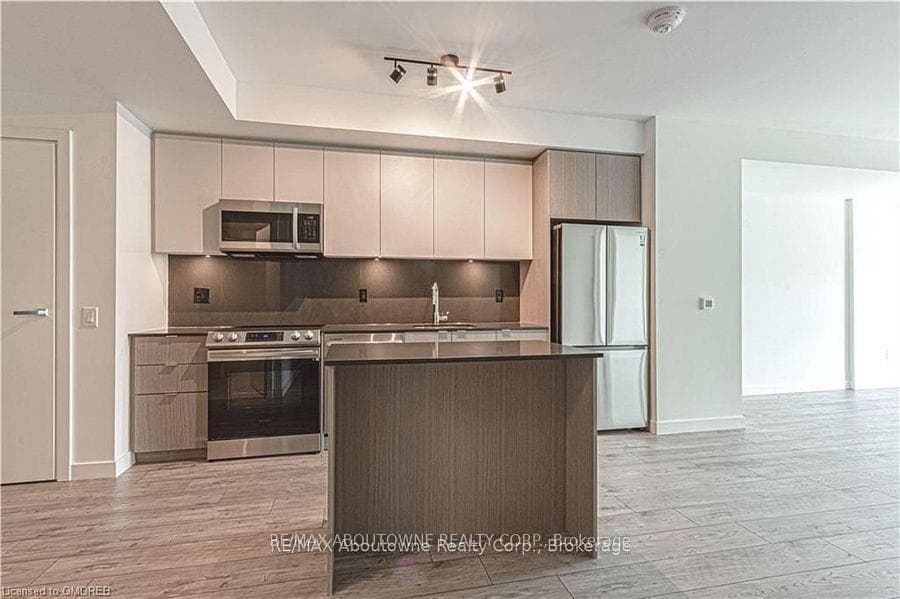 133 Bronte Road B0721, Oakville, ON L6L 3C1