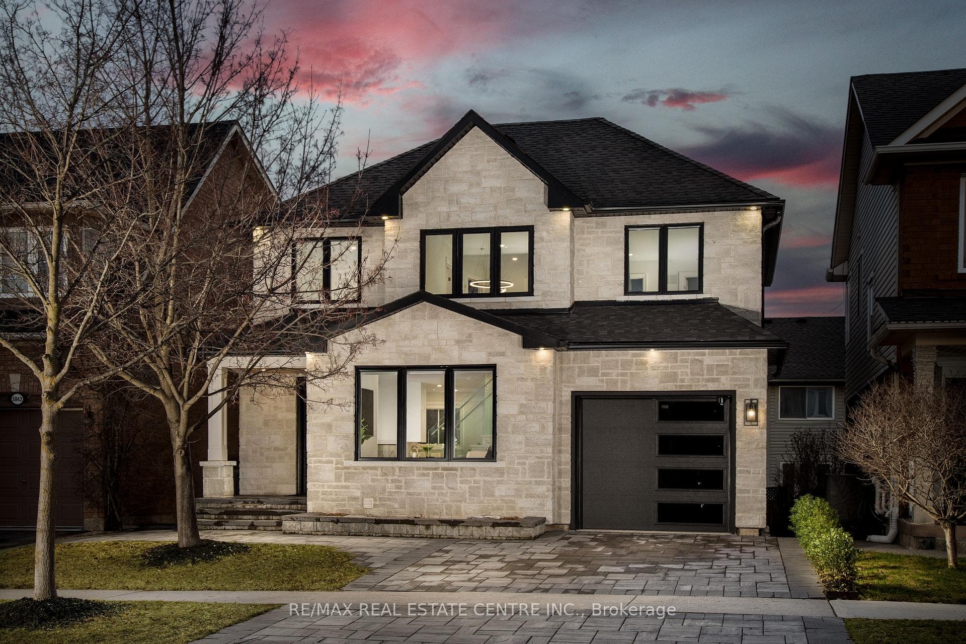 5940 Blue Spruce Avenue, Burlington, ON L7L 6T2