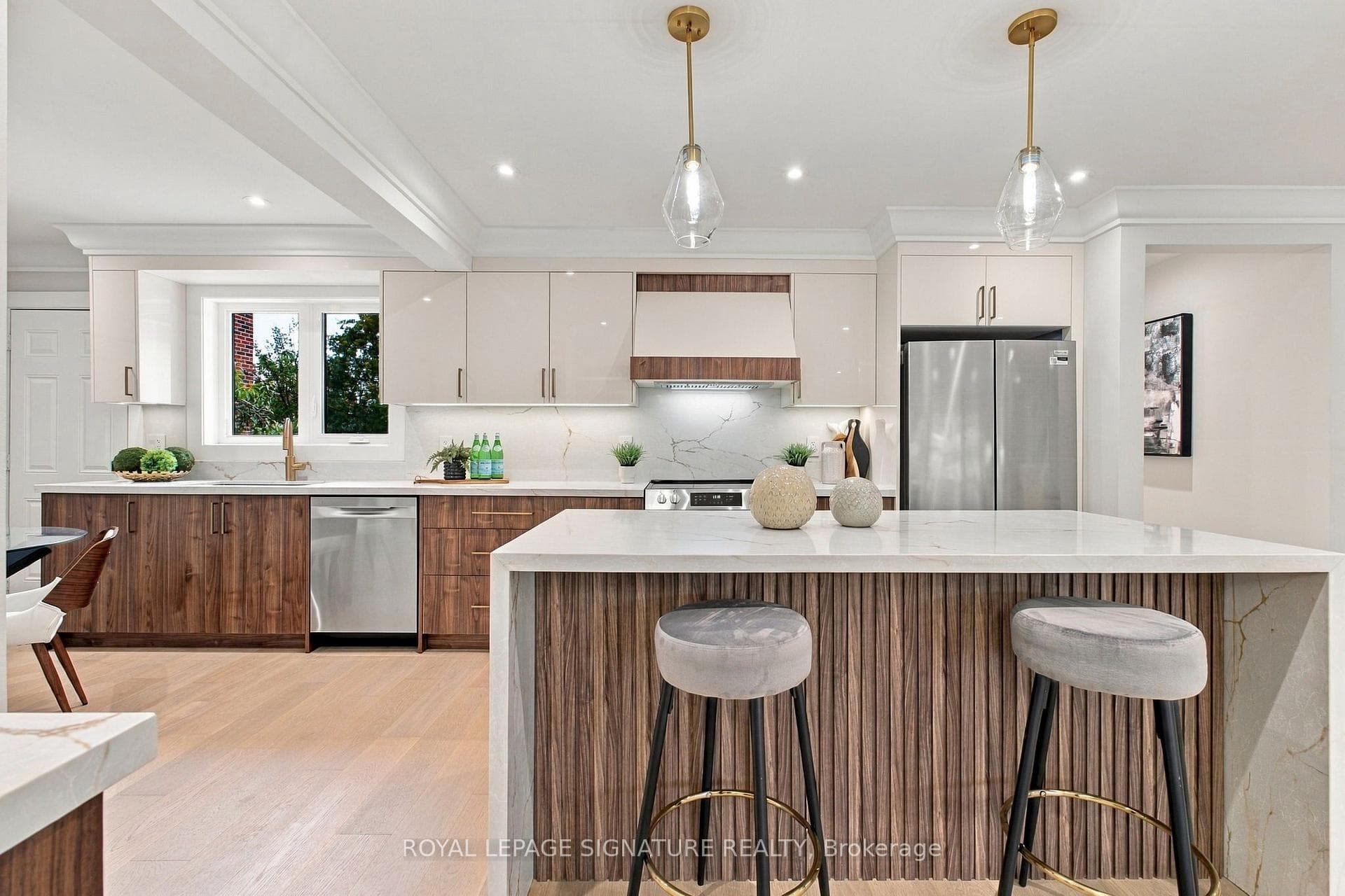 11 Brook Tree Crescent, Toronto, ON M9P 1K8