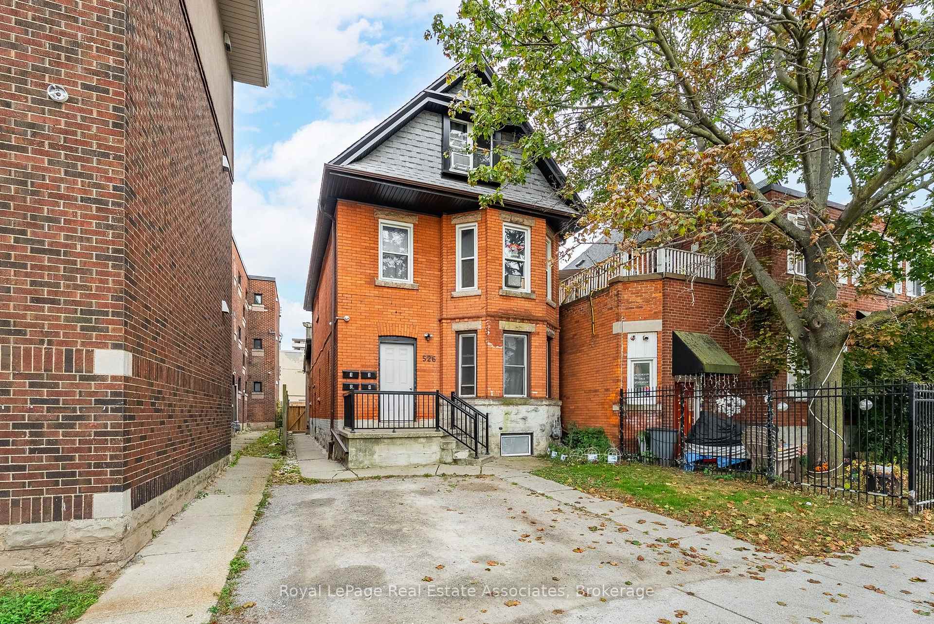 526 King Street E, Hamilton, ON L8N 1E2