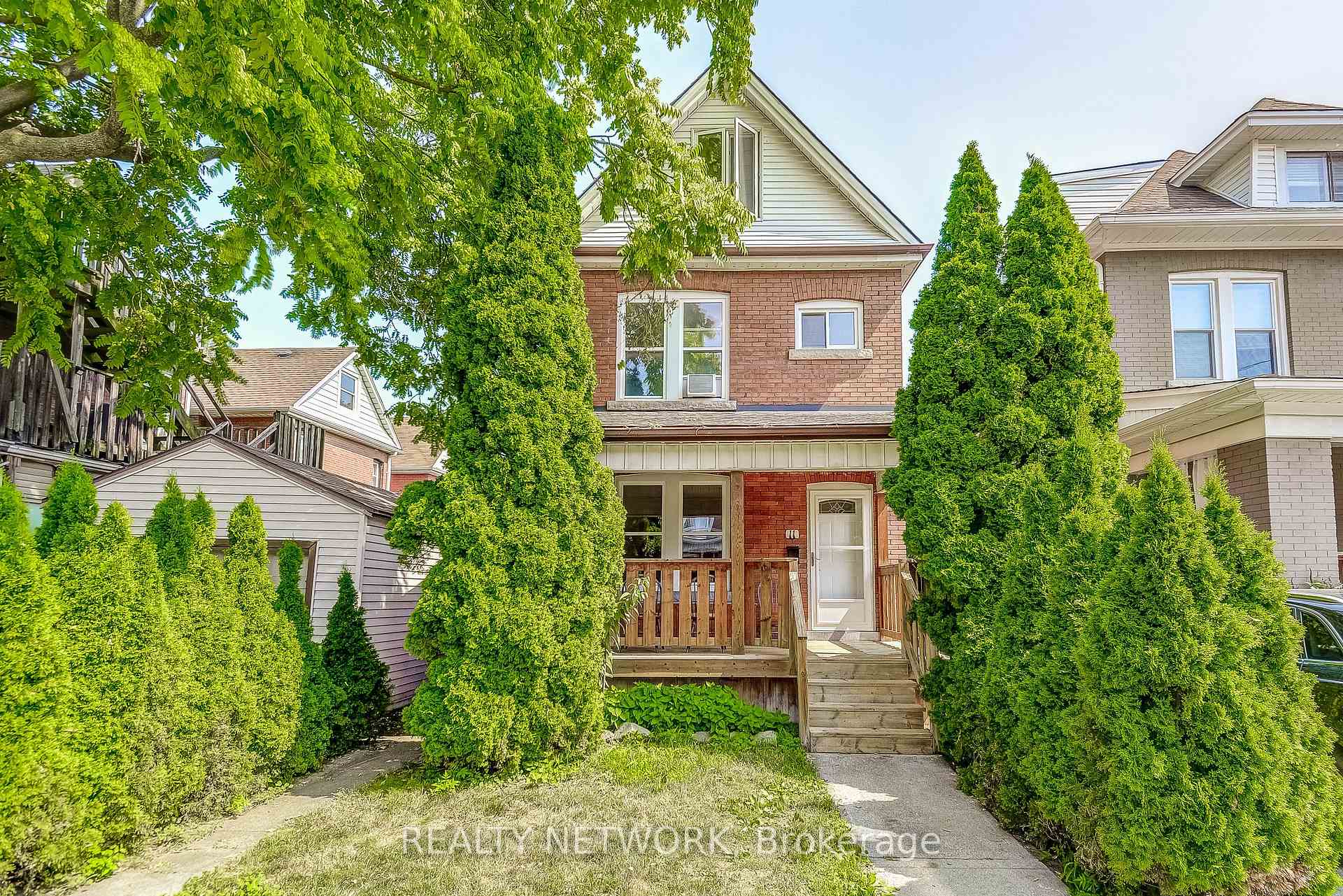 11 Elm Street, Hamilton, ON L8M 1Y2