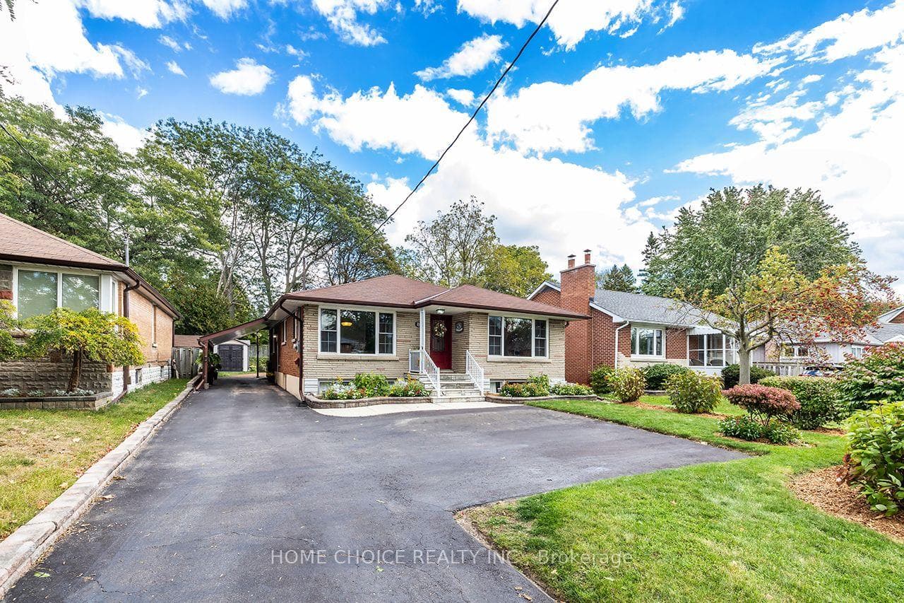 89 Harmony Road N, Oshawa, ON L1G 6L1