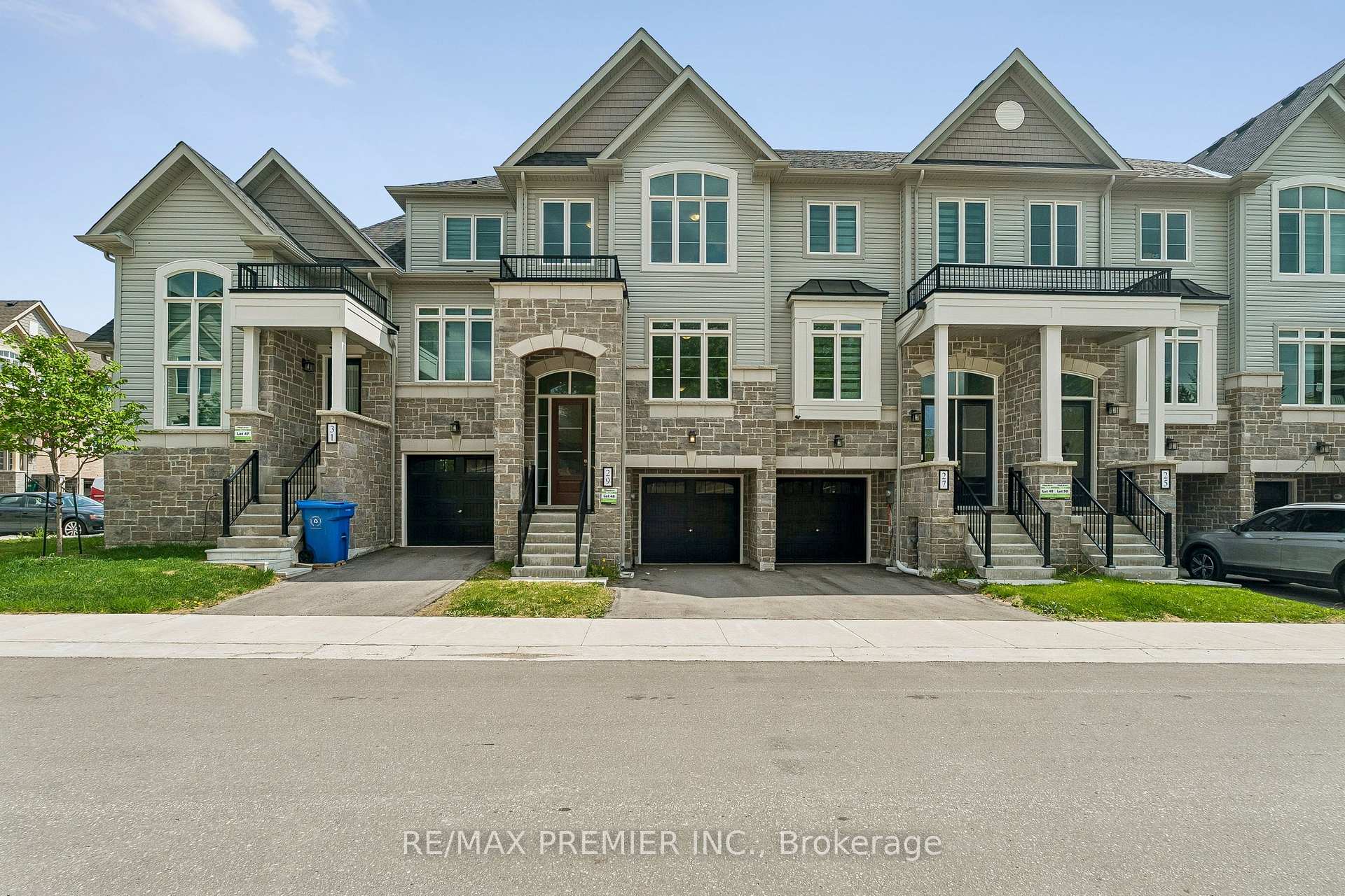 29 Lyall Stokes Circle, East Gwillimbury, ON L0G 1M0