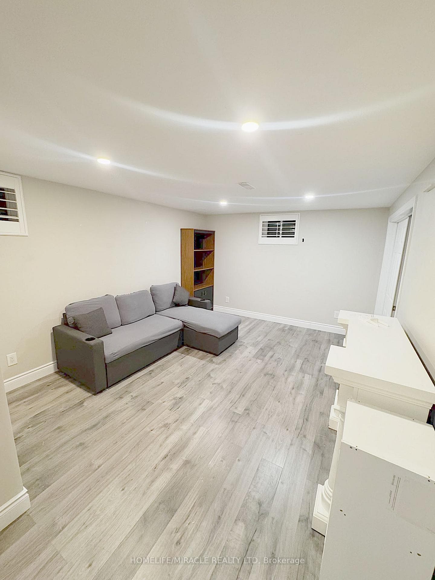925 Byron Street N, Whitby, ON L1N 4P2