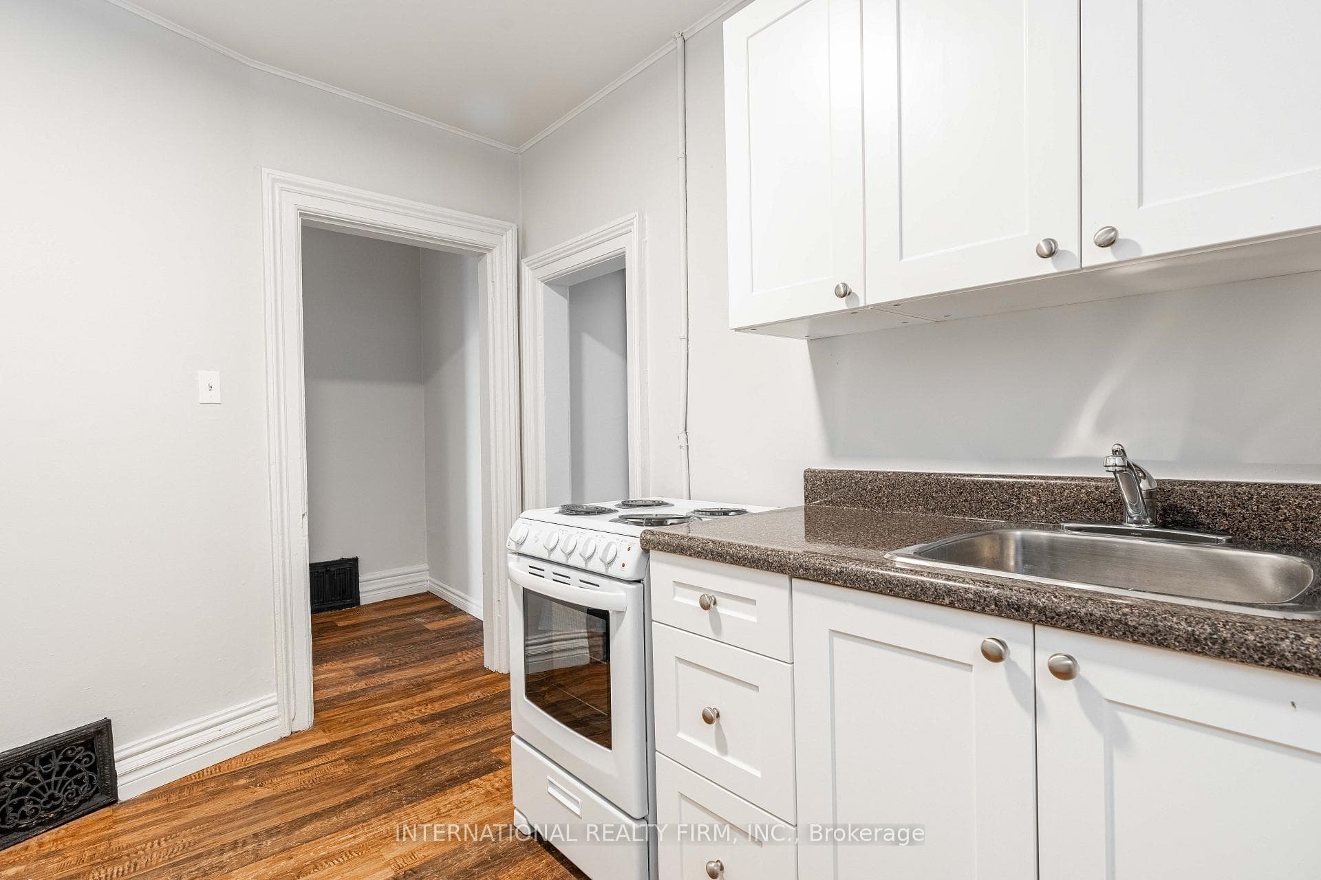221 Hamilton Road 3, London East, ON N5Z 1P9