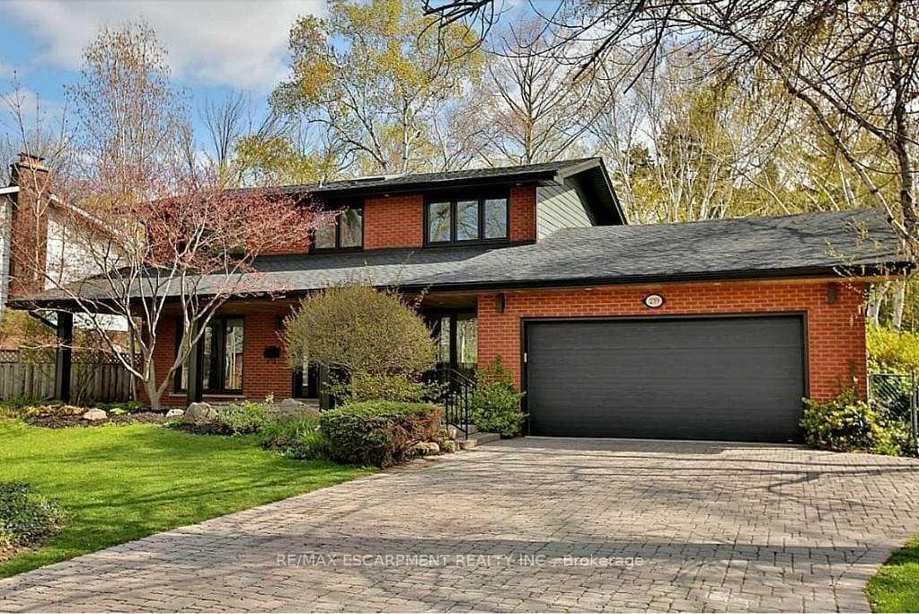 239 Guelph Line, Burlington, ON L7R 3K6