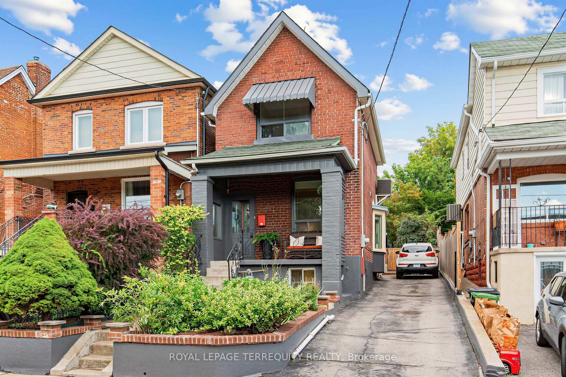 211 Blackthorn Avenue, Toronto, ON M6N 3H7