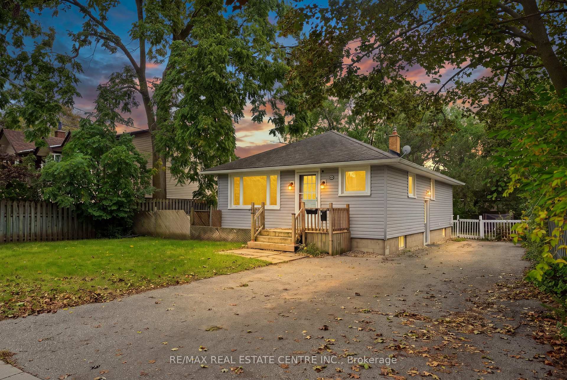 226 Delhi Street, Guelph, ON N1E 4K2