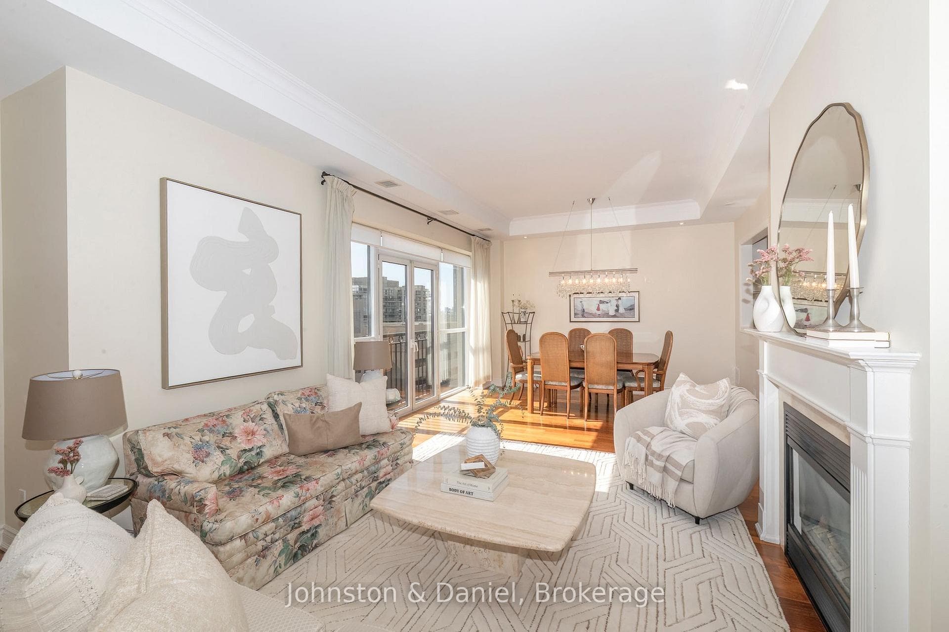 48 St Clair Avenue W 1105, Toronto, ON M4V 2Z2