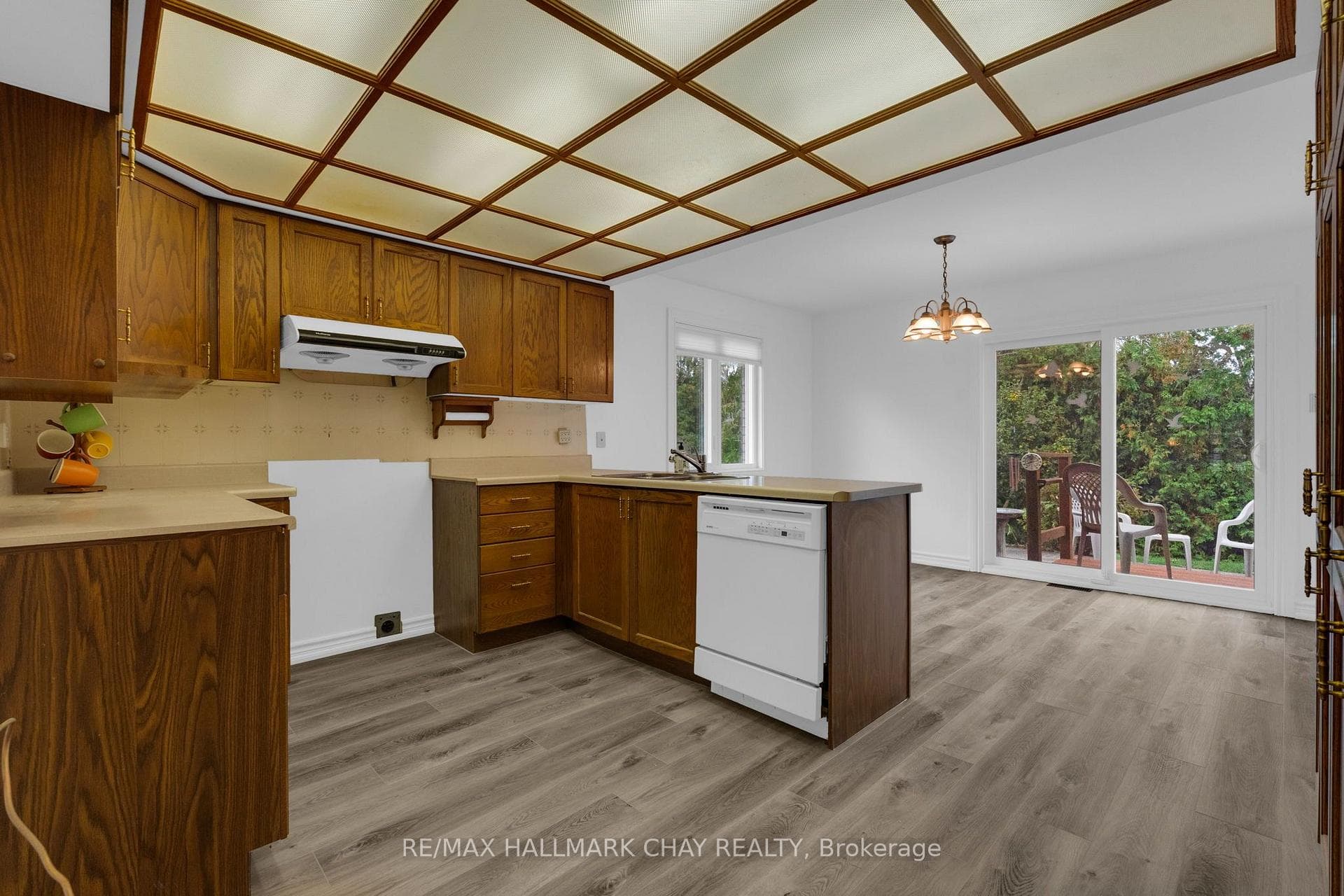 102 Steel Street, Barrie, ON L4M 2E9