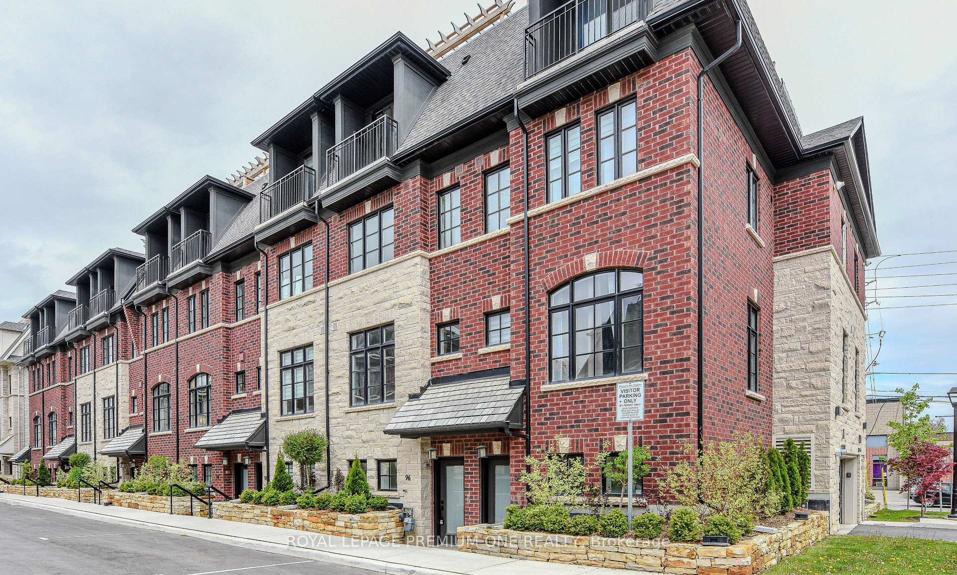 1 Wasdale Road 114, Mississauga, ON L5M 2R2