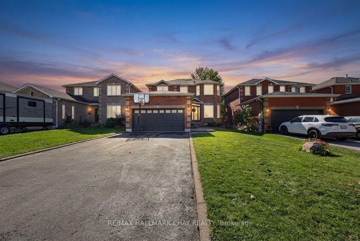 121 Taylor Drive, Barrie, ON L4N 8L2