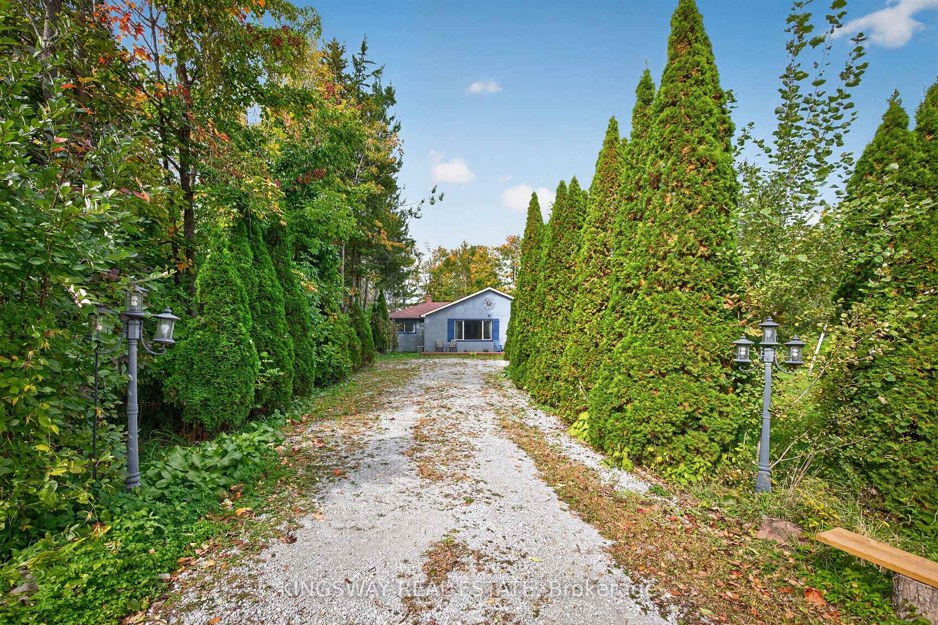 3934 Lakeview Road, Innisfil, ON L9S 2V5