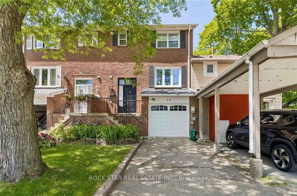 32 Lansing Square, Brampton, ON L6Z 1E6