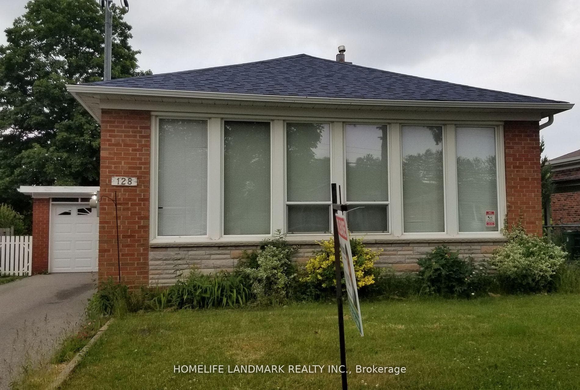 128 Lord Roberts Drive, Toronto, ON M1K 3W8