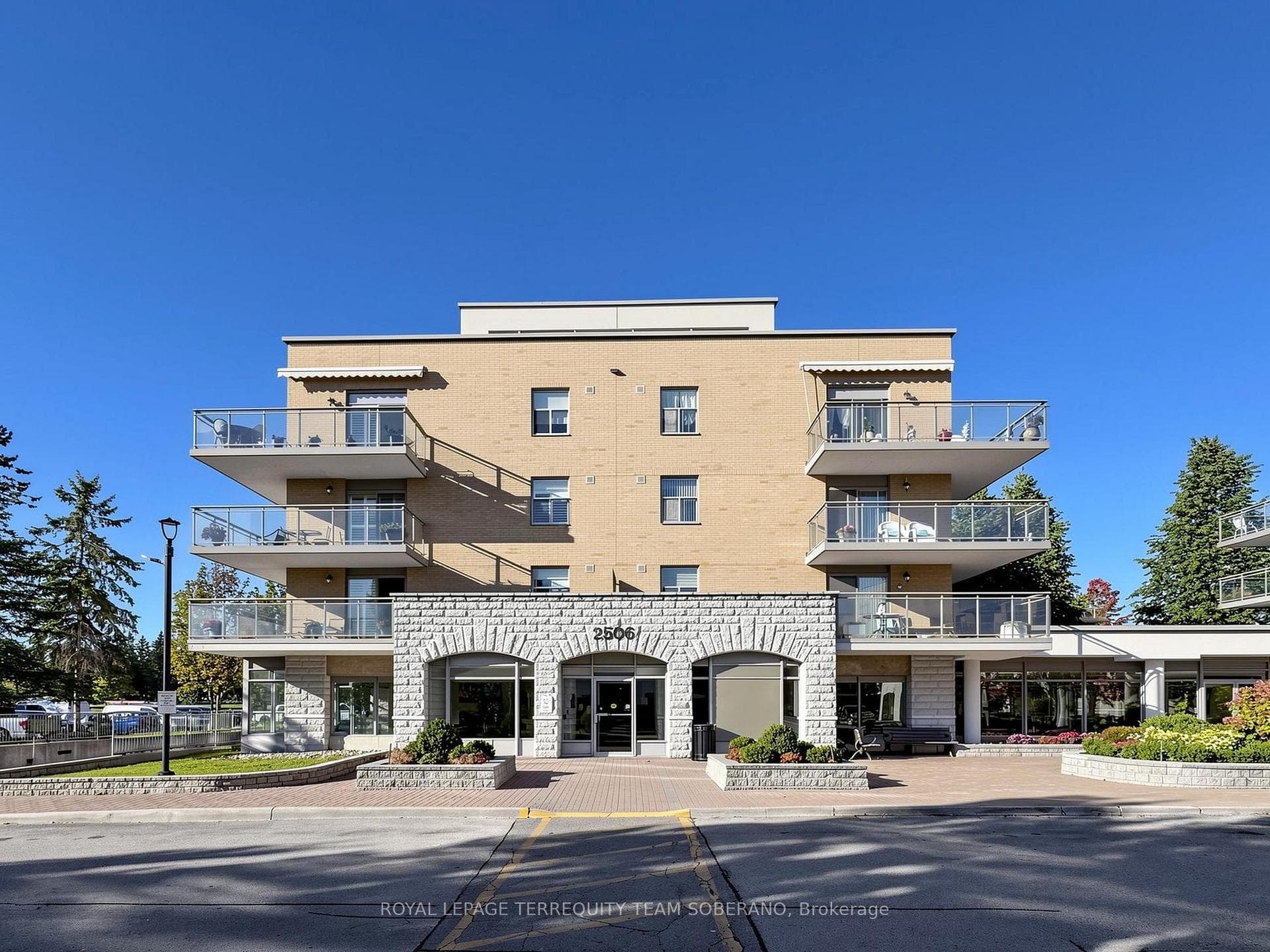 2506 Rutherford Road 212, Vaughan, ON L4K 5N4
