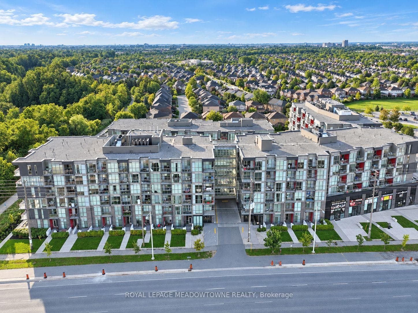 5240 Dundas Street 302, Burlington, ON L7L 0J6