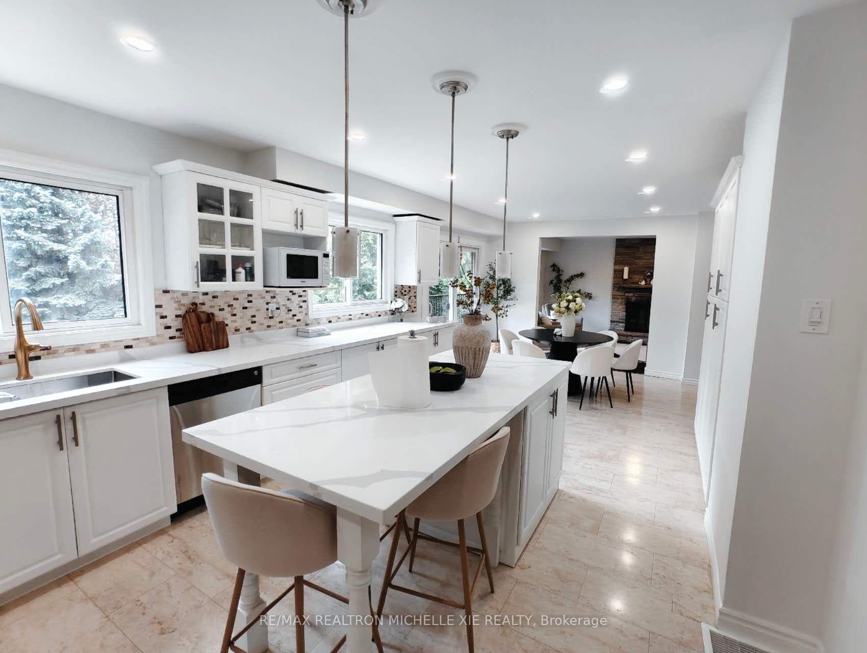 64 Creekwood Drive, Toronto, ON M1E 4L8