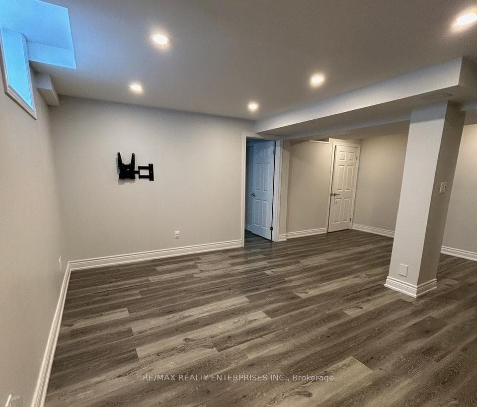 1765 Hayden Lane Main, Pickering, ON L1X 0A9