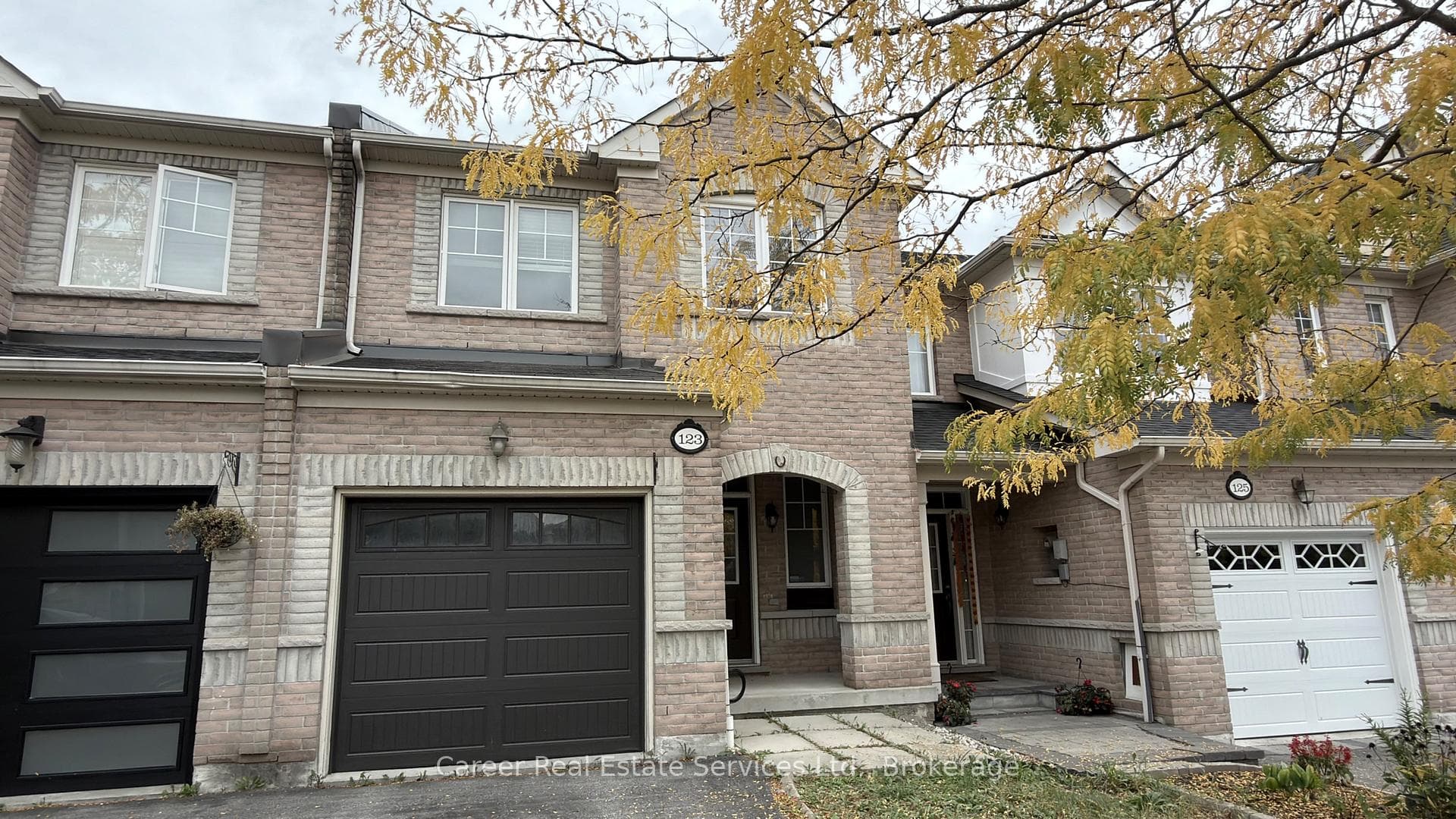123 Silverwood Circle, Ajax, ON L1Z 0A4