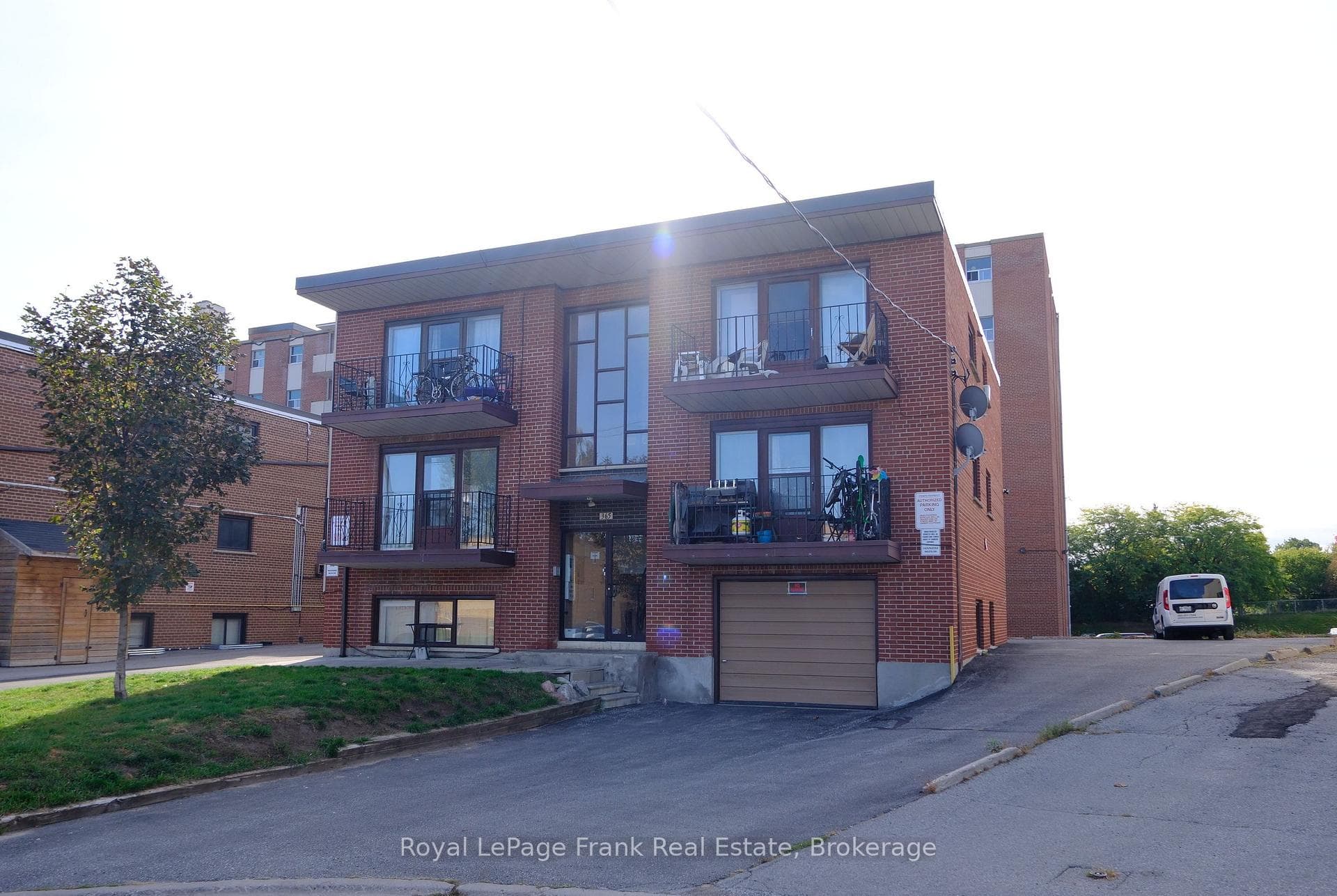 365 Elgin Court 3, Oshawa, ON L1J 2P5