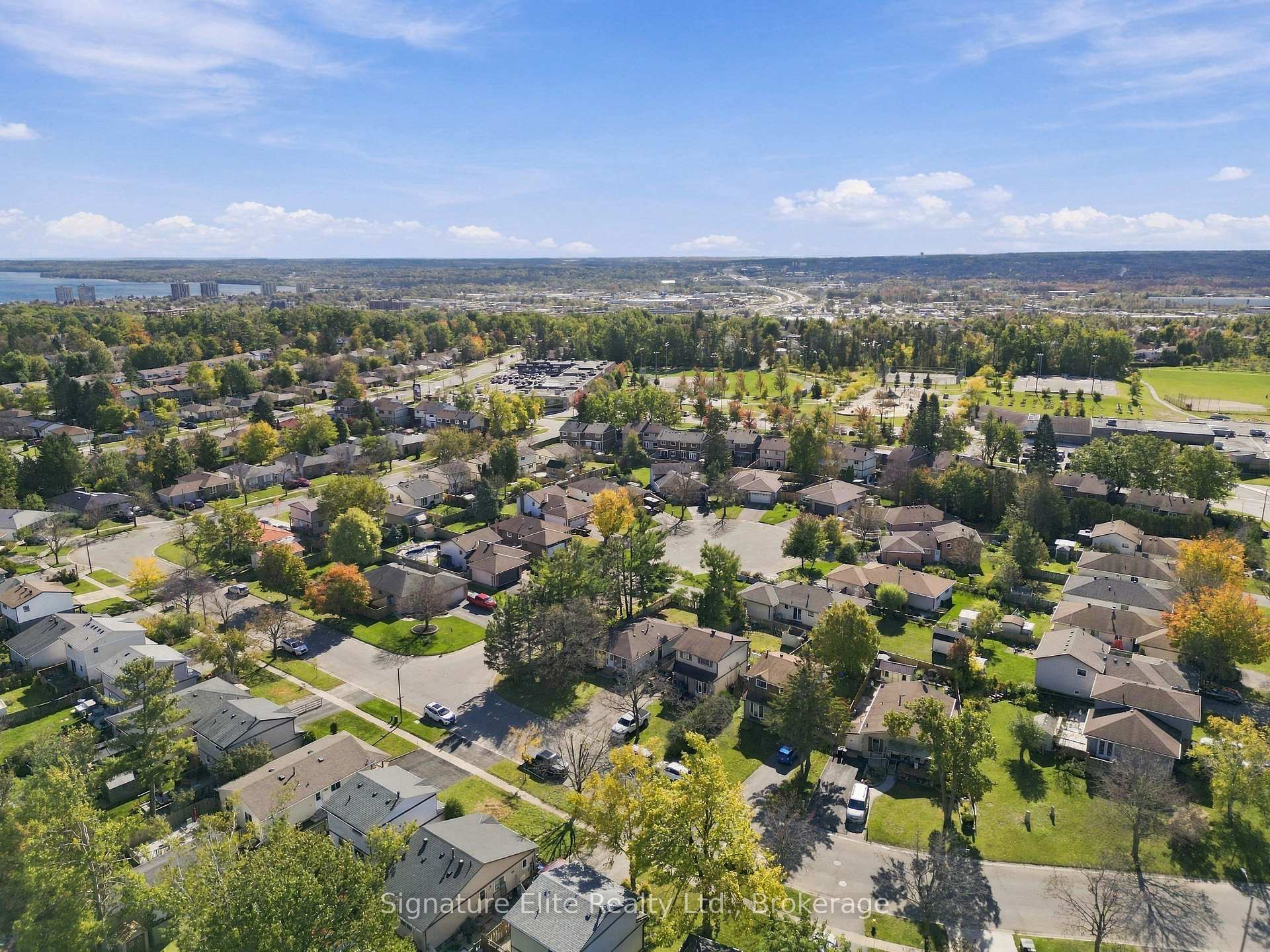 44 Bronte Crescent, Barrie, ON L4N 5B9