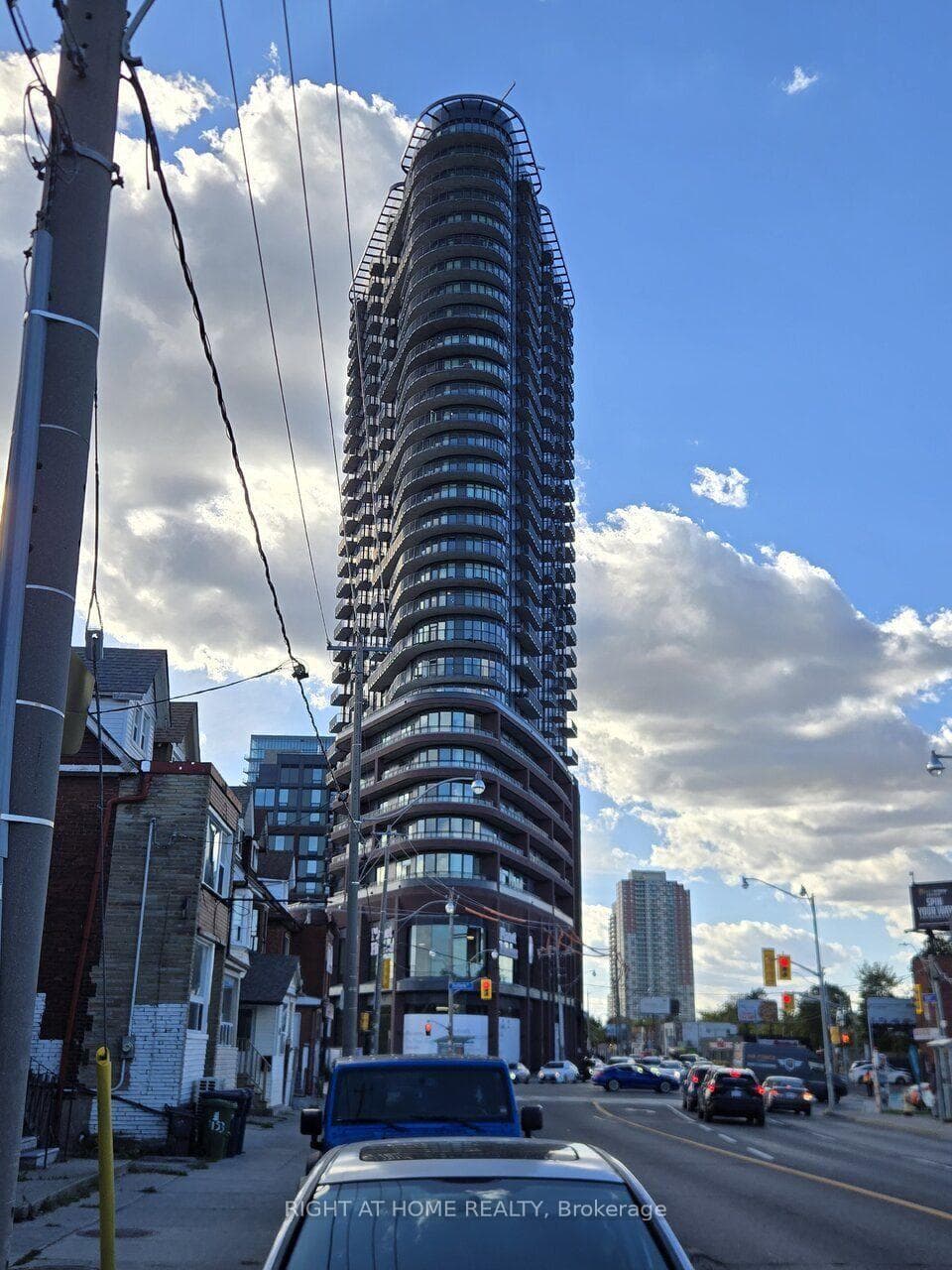 1185 Dupont Street 2611, Toronto, ON M6H 0G5