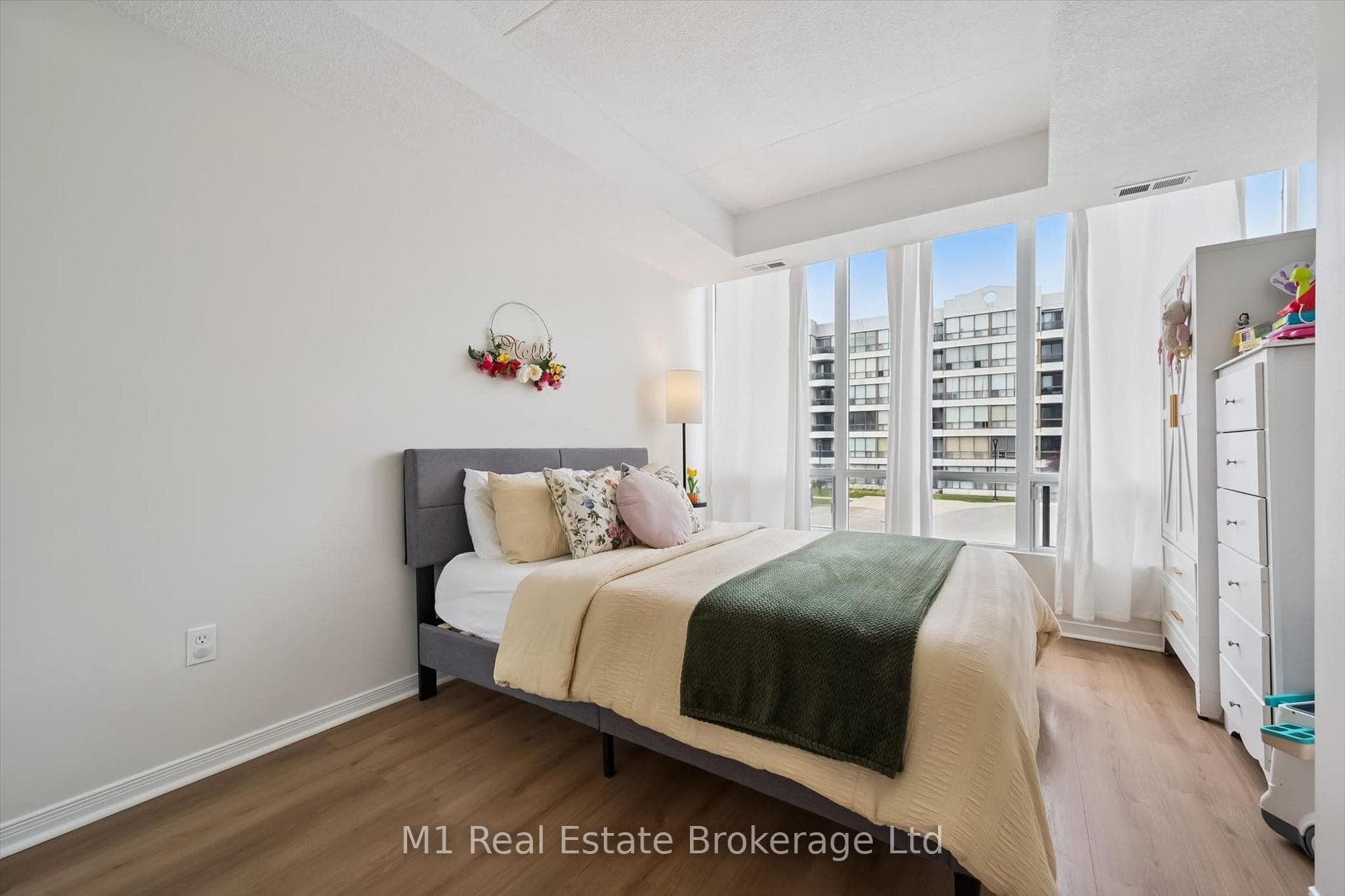 105 Bagot Street 208, Guelph, ON N1H 8H4