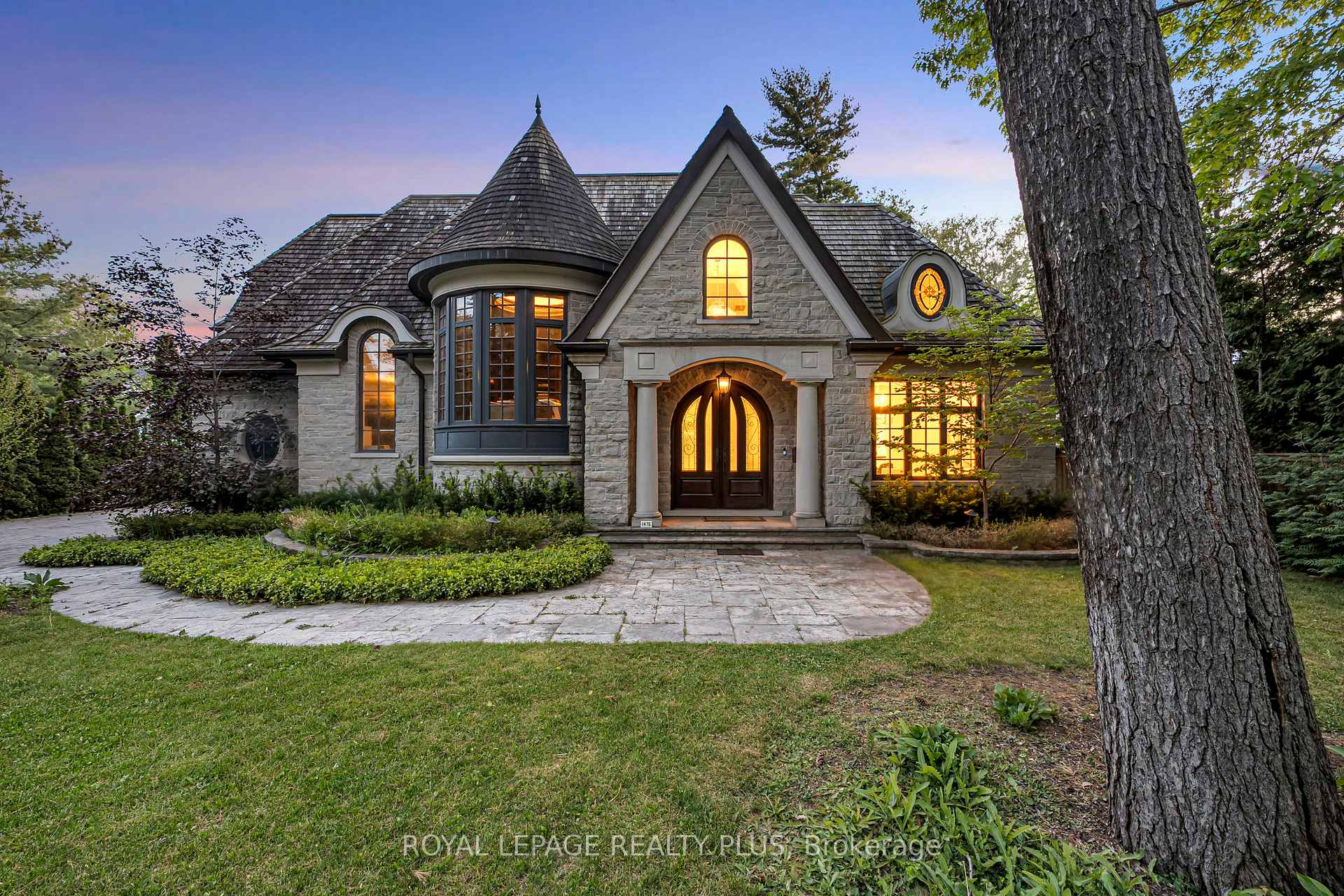 1476 Carmen Drive, Mississauga, ON L5G 3Z1