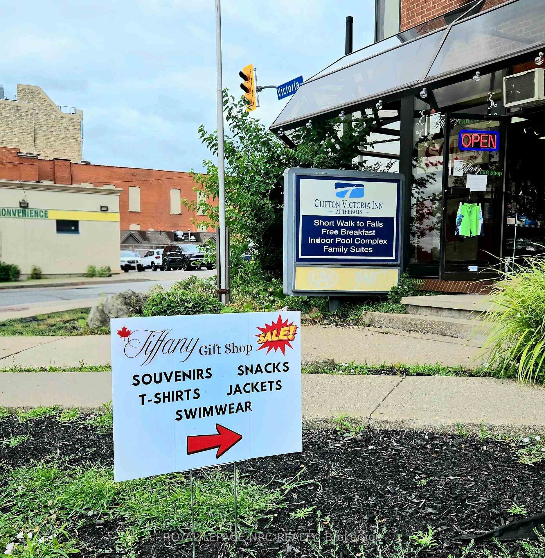 5591 Victoria Avenue Gift Shop, Niagara Falls, ON L2G 3L4