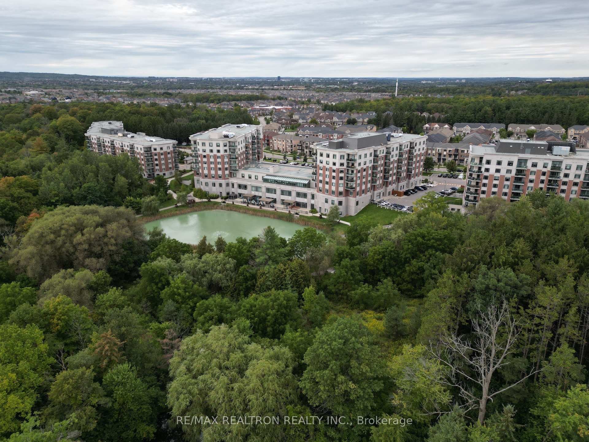 400 William Graham Drive 208, Aurora, ON L4G 1L7