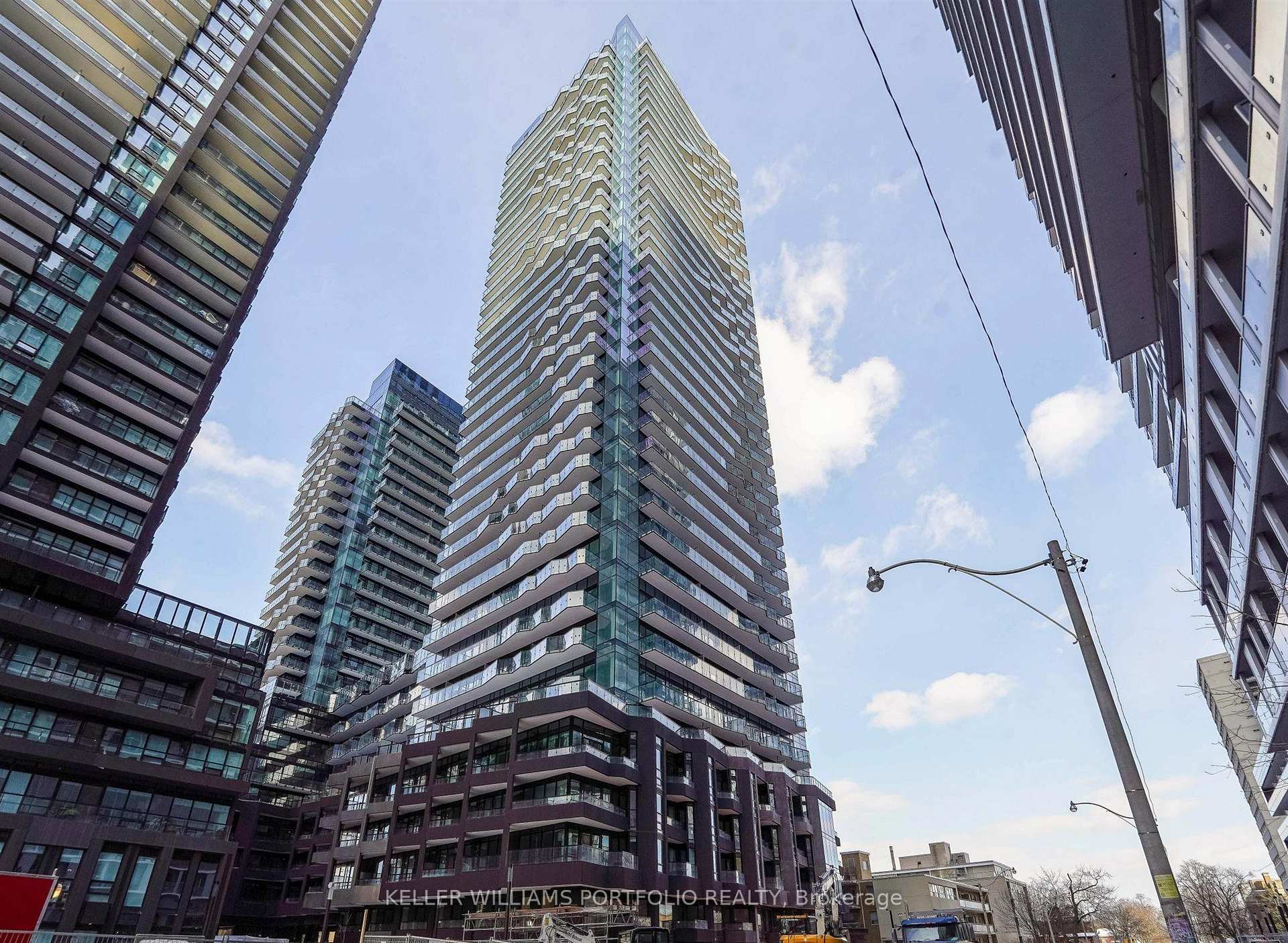 110 Broadway Avenue 3412, Toronto, ON M4P 1V7