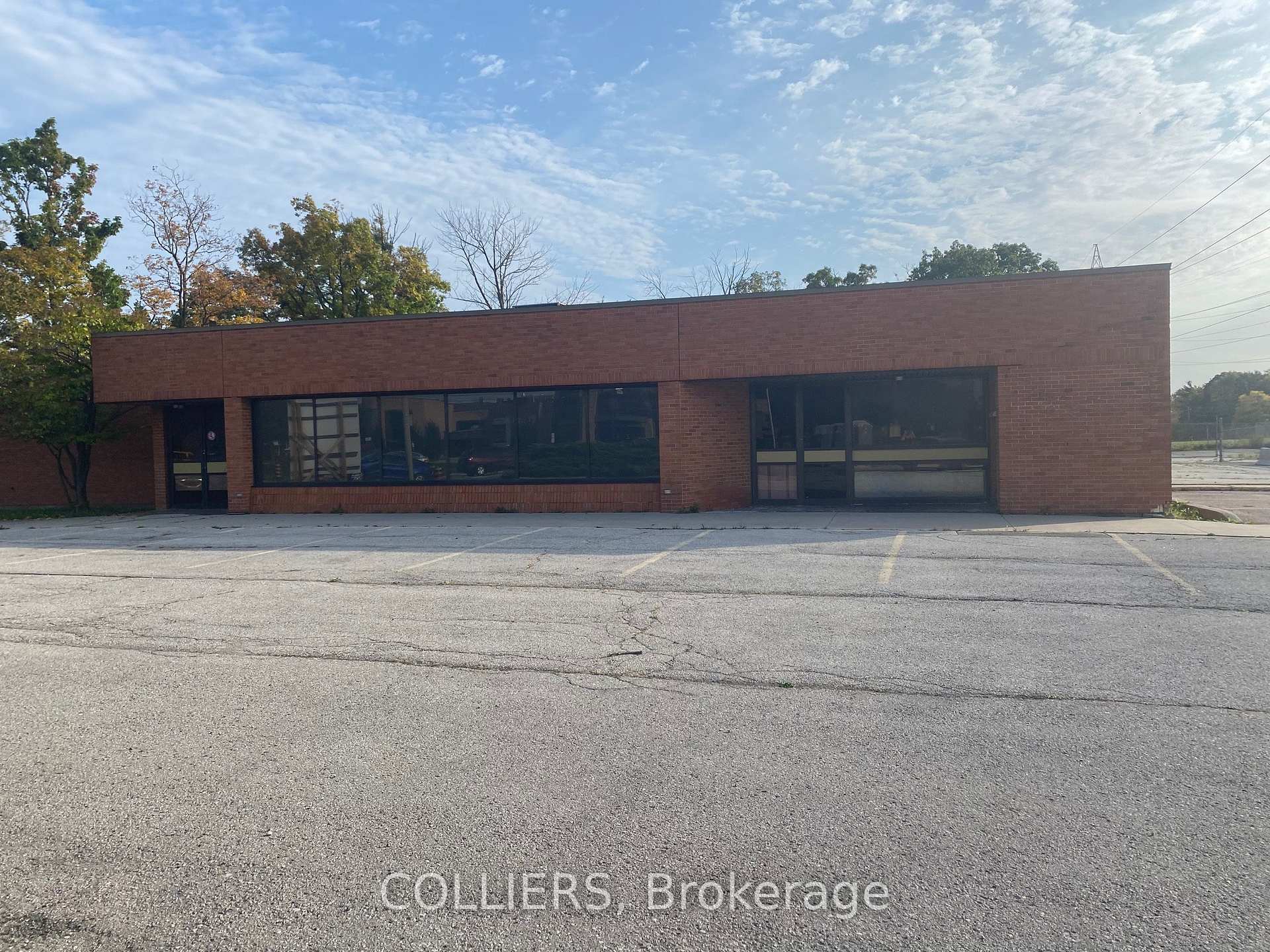 1396 Guelph Line, Burlington, ON L7P 2R8