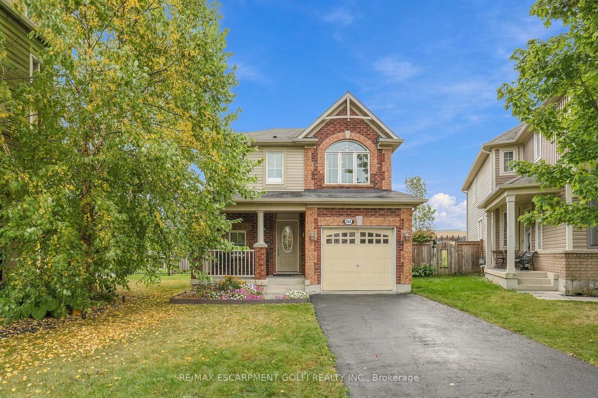 240 Emick Drive, Hamilton, ON L9K 0E1