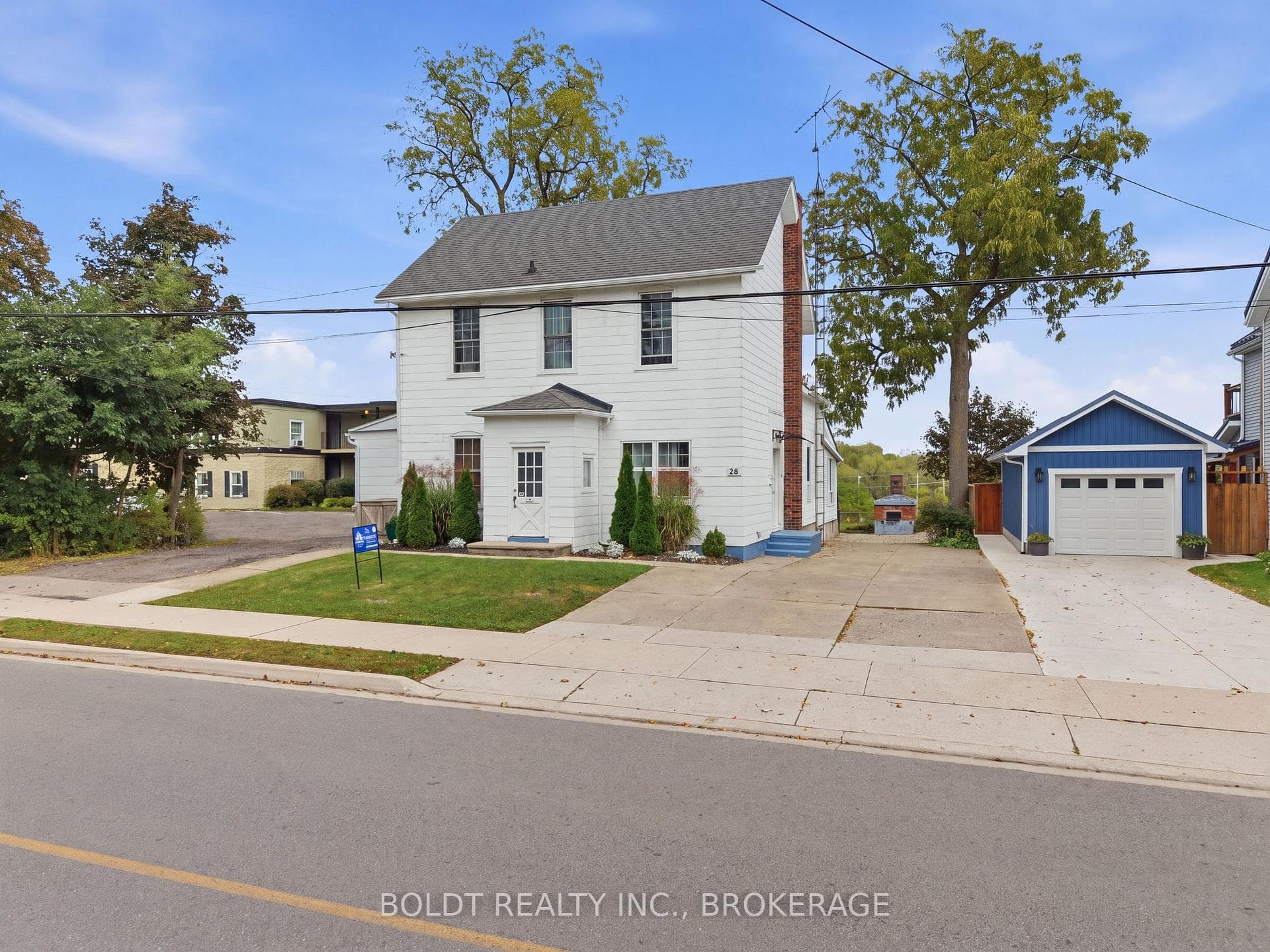 28 Chapel Street S, Thorold, ON L2V 2C6