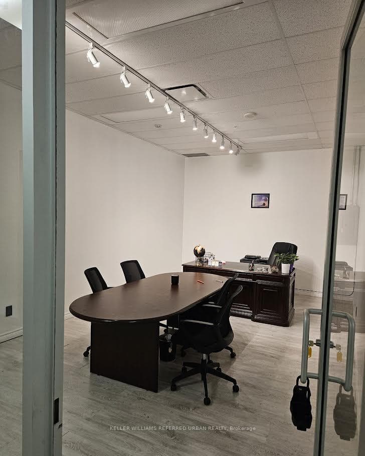 7163 Yonge Street 260, Markham, ON L3T 0C6