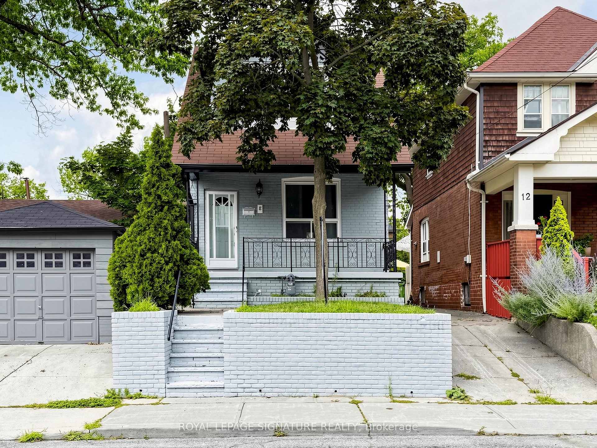 8 Harris Avenue, Toronto, ON M4C 1P4