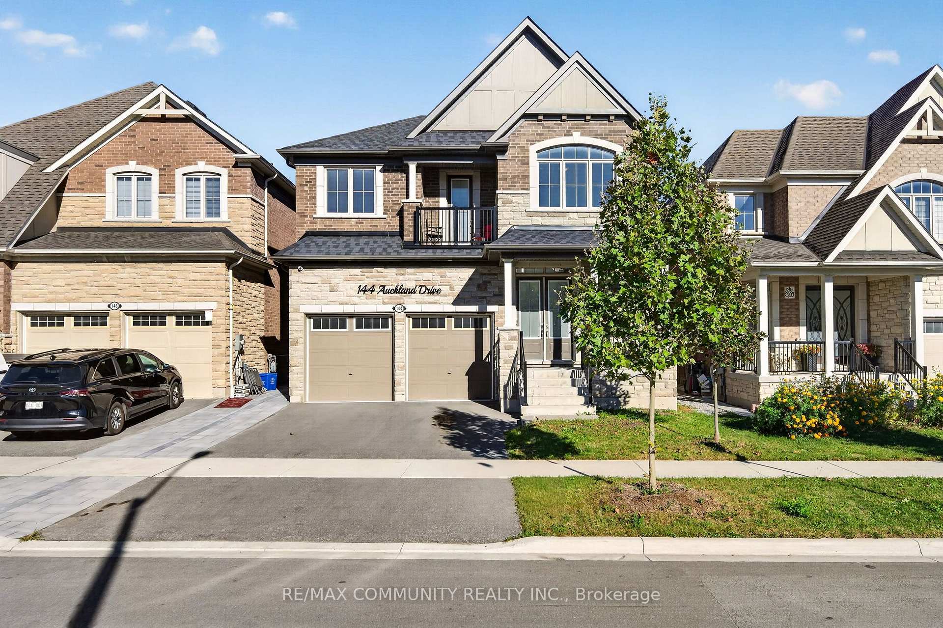 144 Auckland Drive, Whitby, ON L1P 0J2