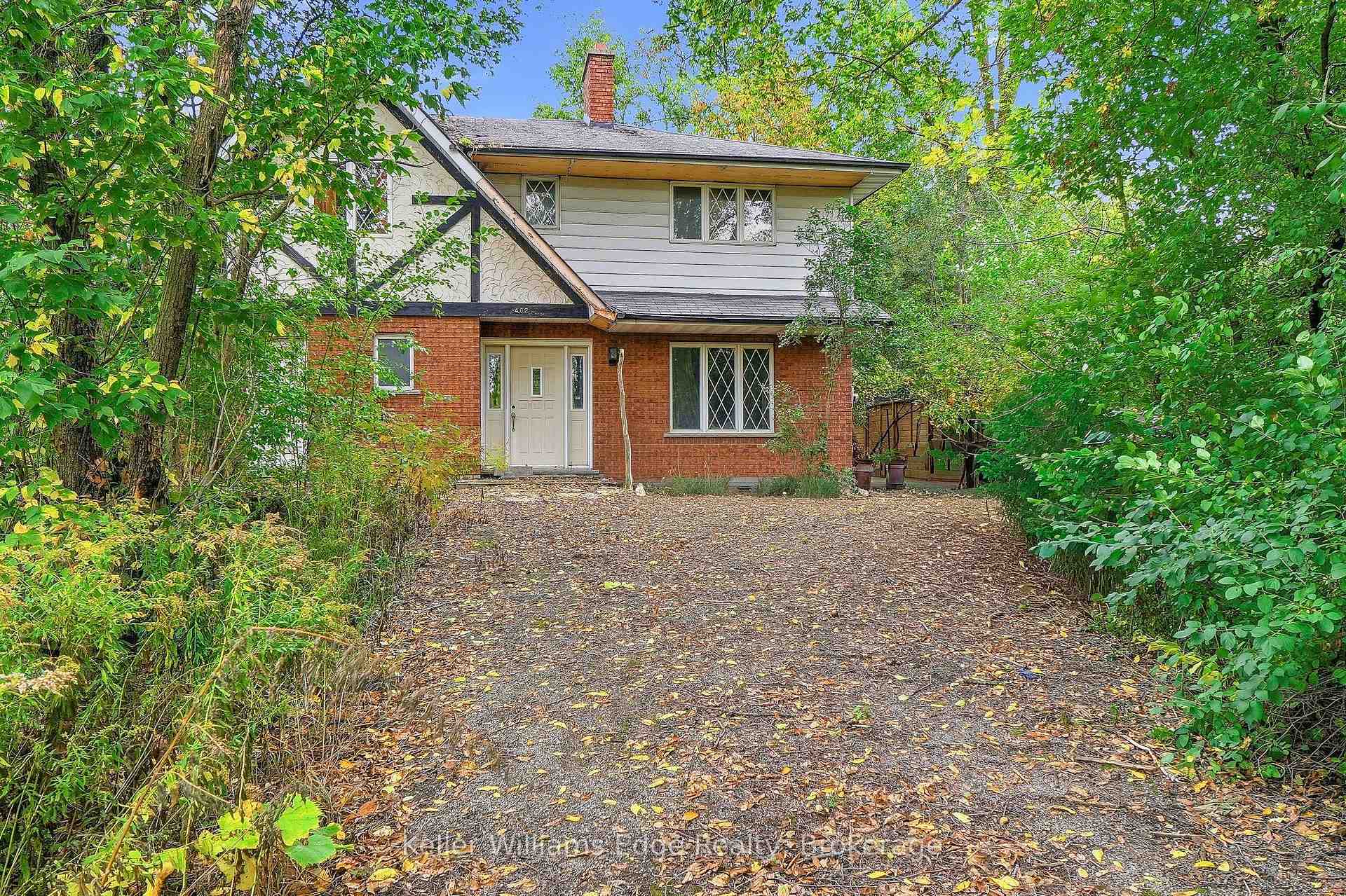 402 Rock Chapel Road, Hamilton, ON L9H 5E2
