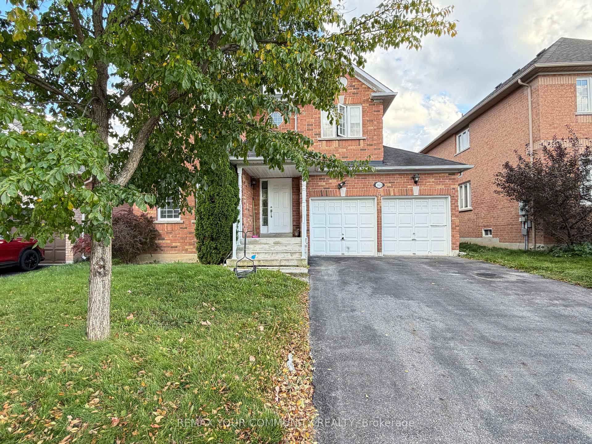 163 Flagstone Way, Newmarket, ON L3X 2Z7