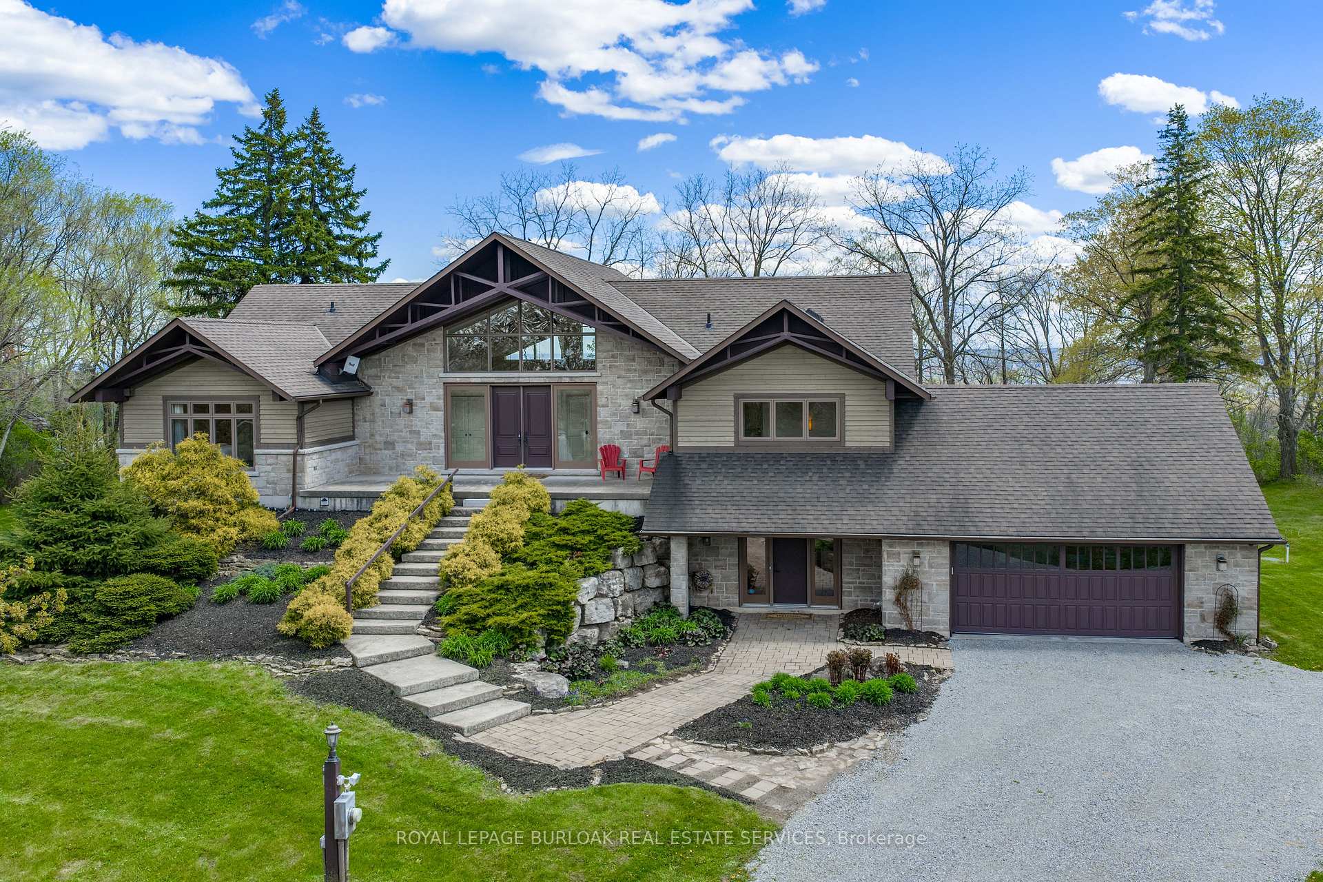 720 Mountain Brow Road W, Burlington, ON L7P 5A3