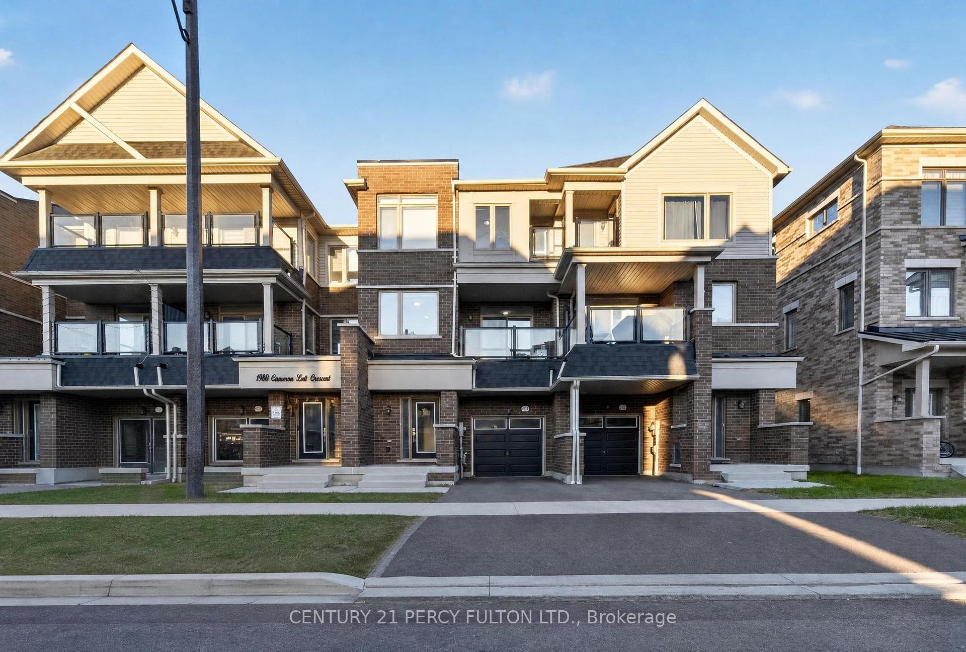 1982 Cameron Lott Crescent, Oshawa, ON L1L 0S1