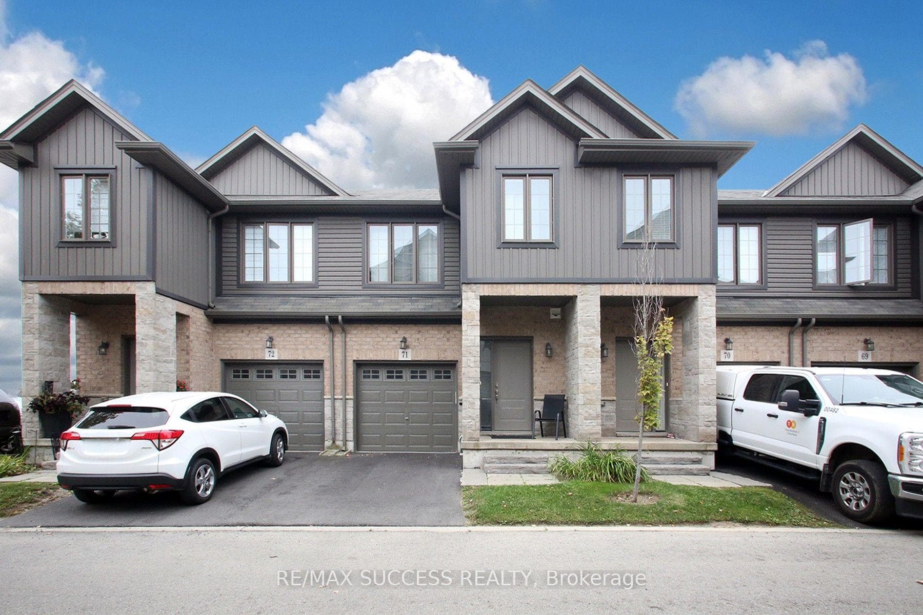 377 Glancaster Road 71, Hamilton, ON L9G 0G4