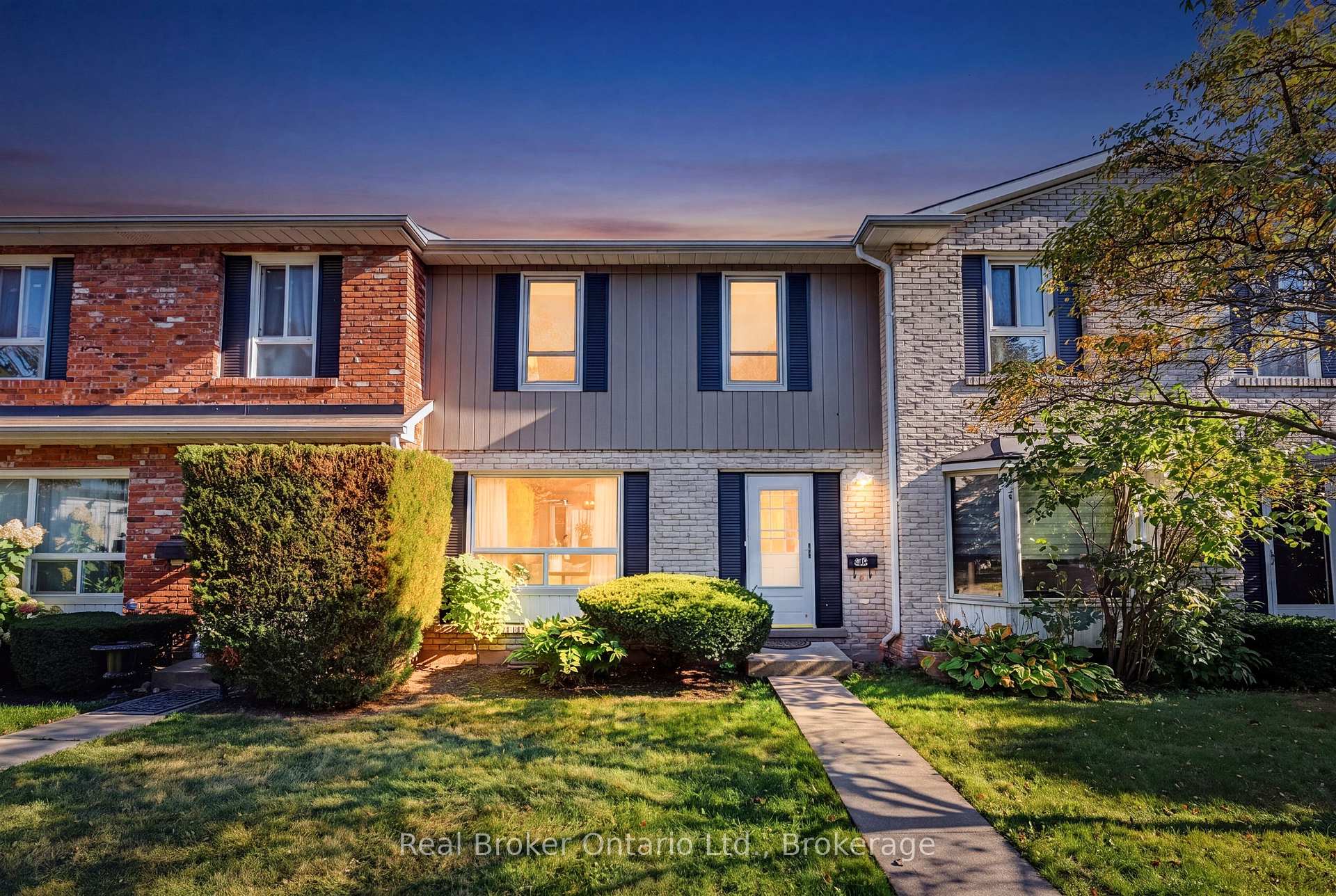 5475 Lakeshore Unit Road 54, Burlington, ON L7L 1E1