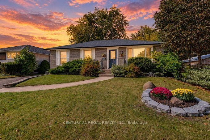 2 Alderbury Crescent, Brampton, ON L6T 1P6