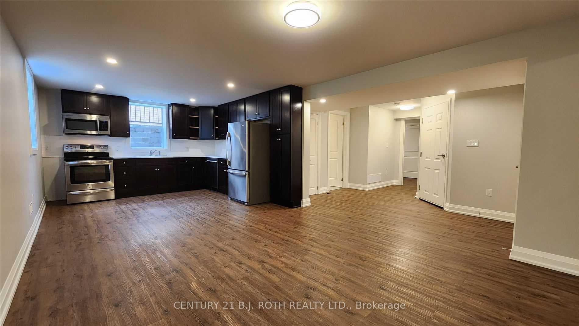 300 Cundles Road W Lower, Barrie, ON L4N 7C9