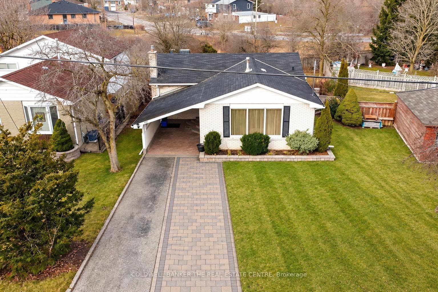 140 Woodpark Place #Main, Newmarket, ON L3Y 3P6