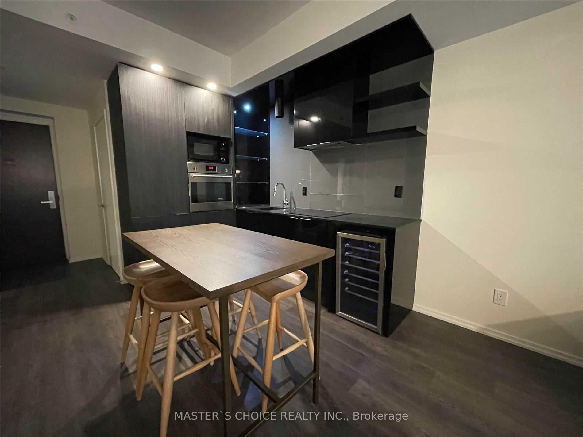 70 Temperance Street 709, Toronto, ON M5H 4E8
