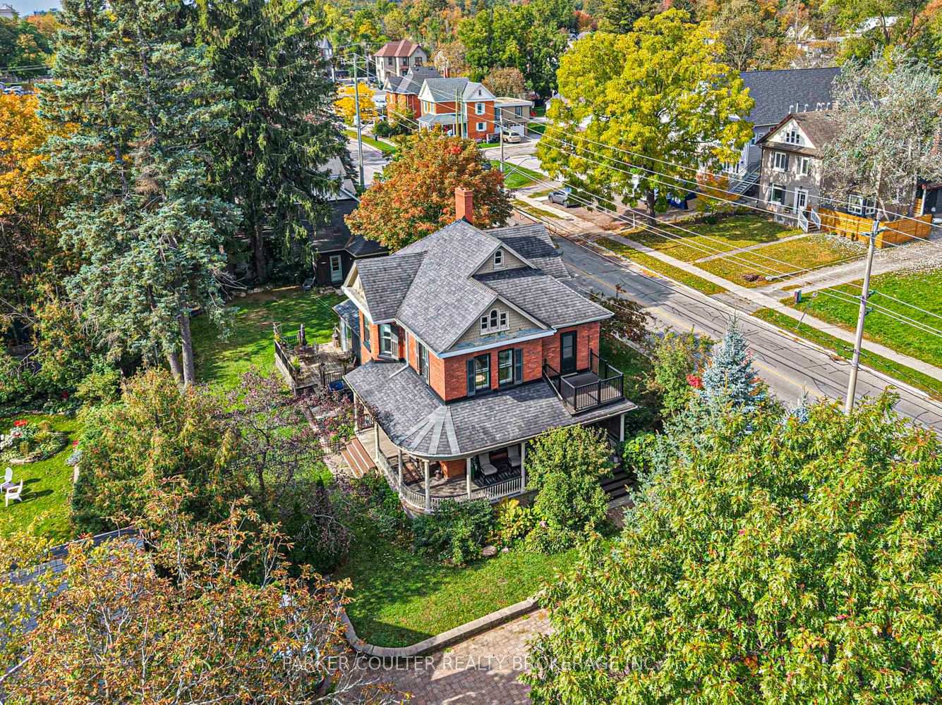 102 Clapperton Street, Barrie, ON L4M 3G2